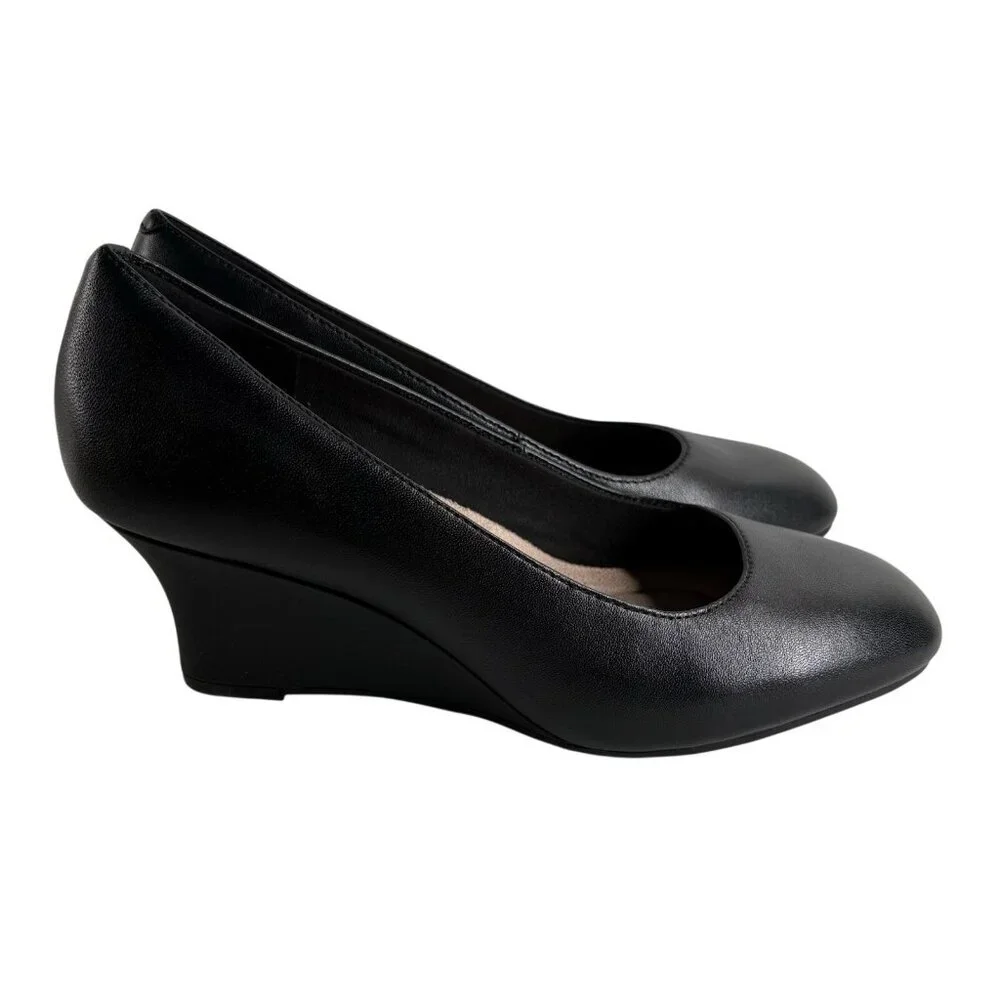 Clarks Collection Women 10M Black Leather Comfort Olivette Pearl Wedge Pump NWB